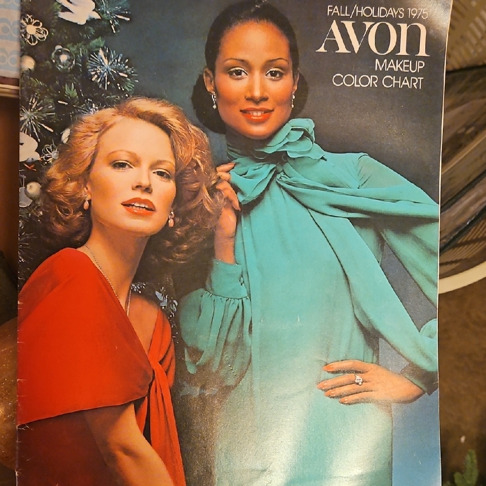 Avon Fall/Holidays 1975 Makeup Chart in Red and Teal